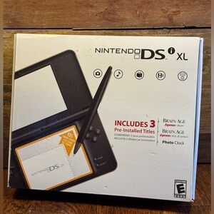 Nintendo DSi XL in Black with Stylus